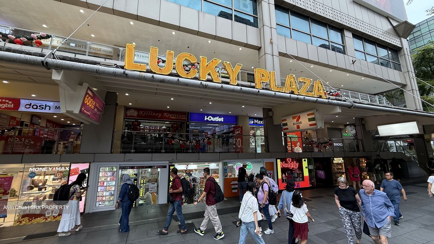 Lucky Plaza (D9), Retail #529597191
